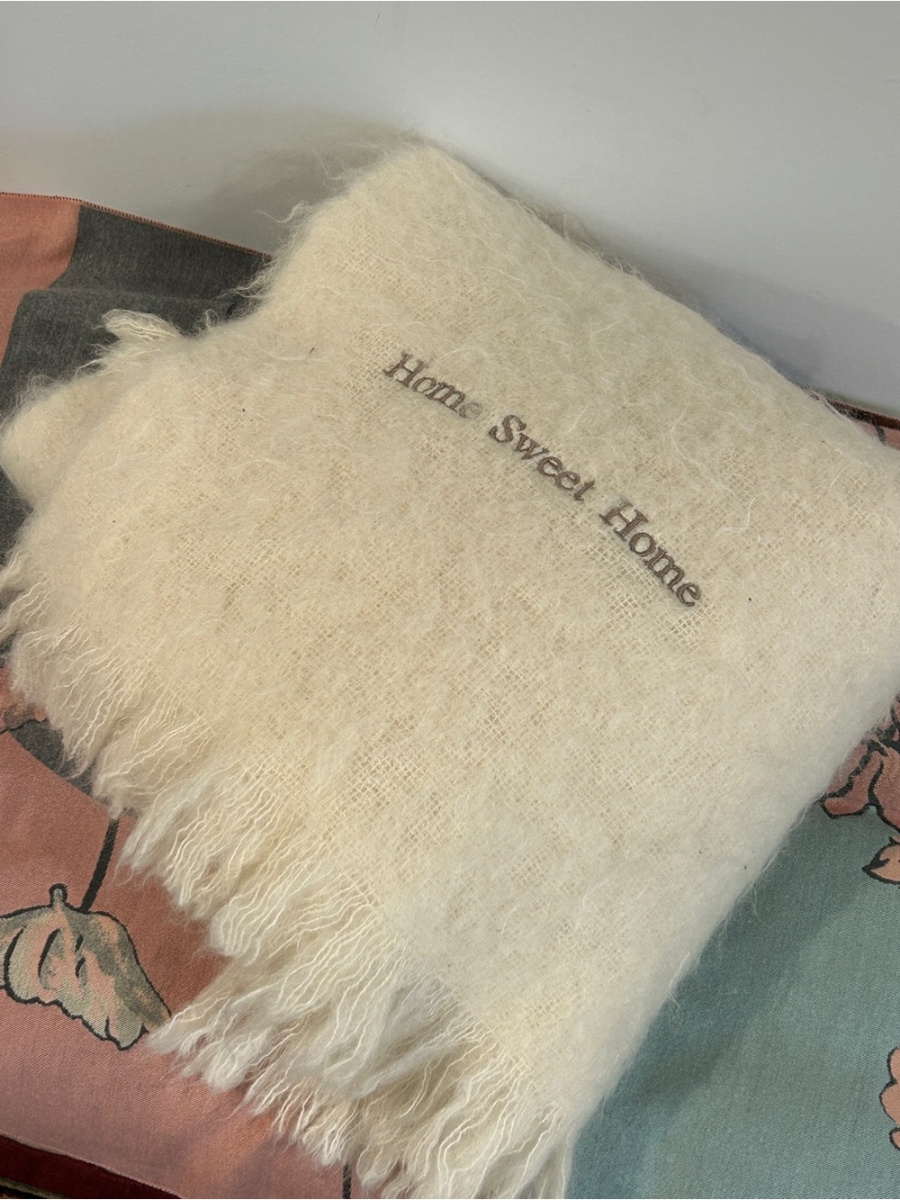 Cream 'Home Sweet Home' Decorative Throw Blanket